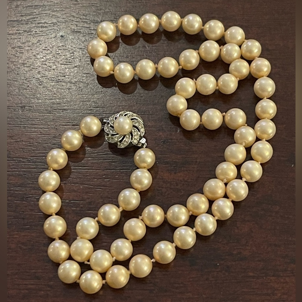 Majorica signed 7mm pearl bead silver tone clasp necklace